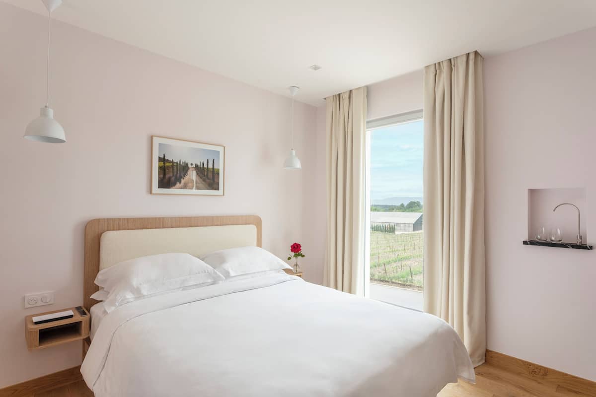 Superior Room, Vineyard View