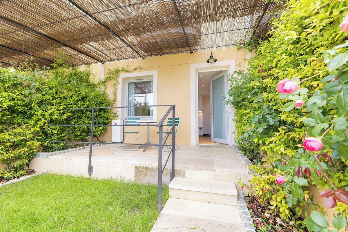 Classic-Zimmer, Gartenblick | Zimmersafe, kostenloses WLAN, Bettwäsche