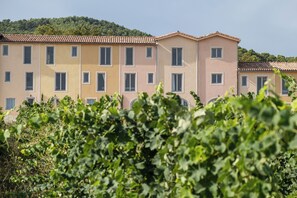 Exterior - Auberge La Coste (Le Puy-Sainte-Reparade)