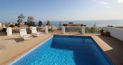 Villa -arriba- Fuengirola