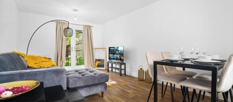 Spacious 4-bed House in Leicester/free Parking