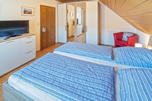 3 chambres, fer et planche à repasser, Wi-Fi gratuit, draps fournis