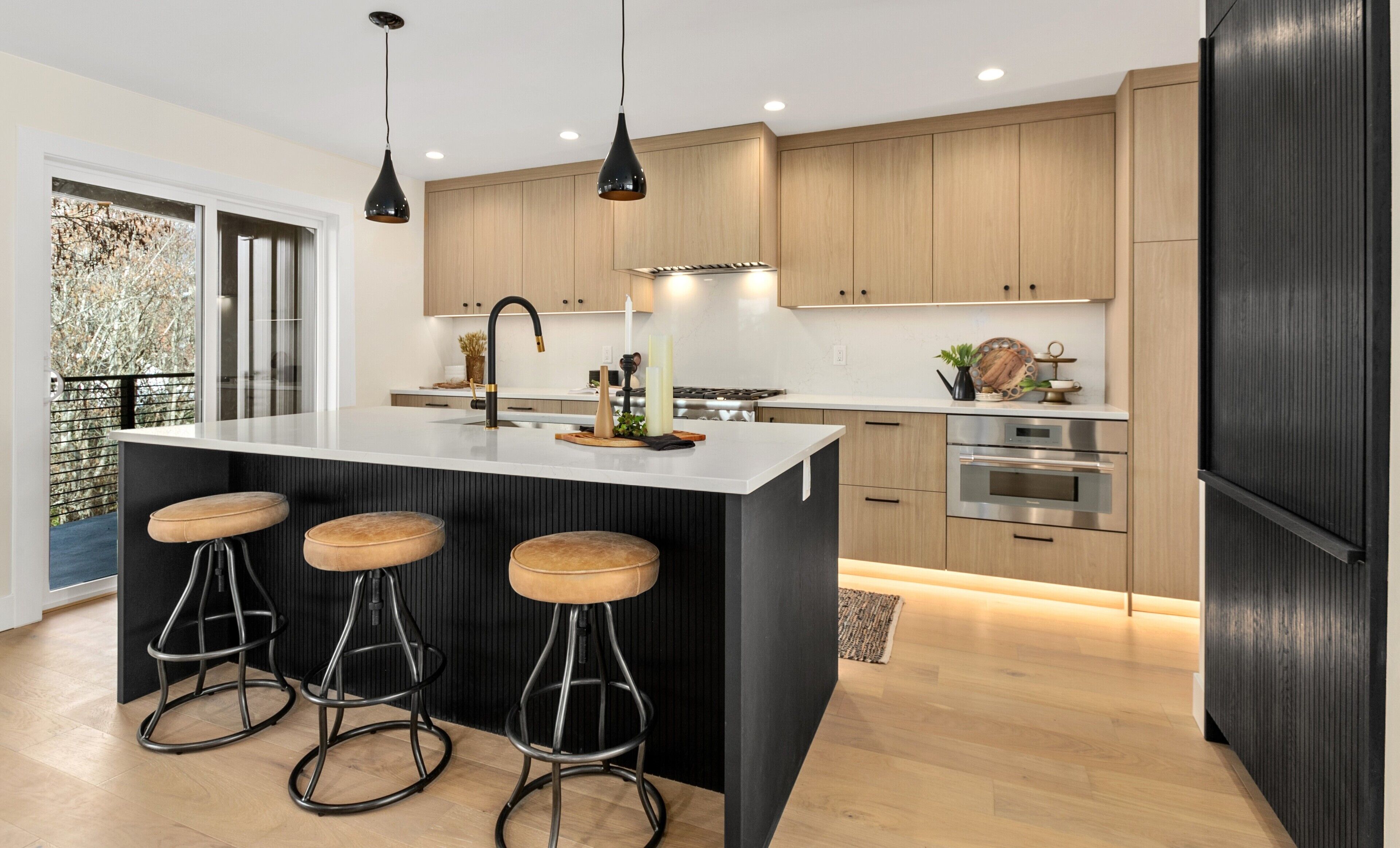 New!! Fairhaven Creekside Retreat. Steps to the Village, Trails & Beach!