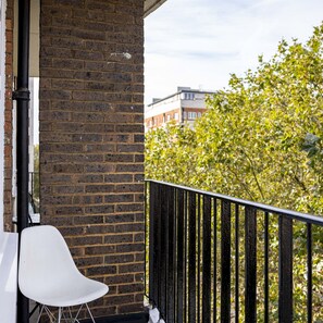 2 bedrooms - Lux Regents Park 2 bed 2 Bath Penthouse With AC (London)