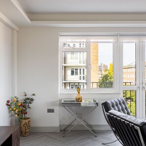 2 bedrooms - Lux Regents Park 2 bed 2 Bath Penthouse With AC (London)