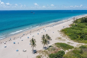 Exterior - Luxury Beachfront Condo, Pool, Tennis Court, Sauna, Gym #locationenvy (Singer Island)