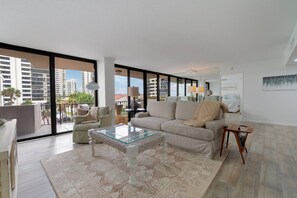 Exterior - Luxury Beachfront Condo, Pool, Tennis Court, Sauna, Gym #locationenvy (Singer Island)