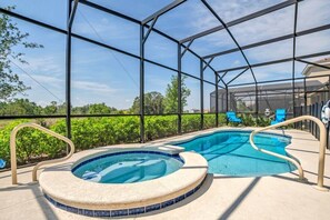 A heated pool - Luxurious 6 Bed Pool Home in Solterra-7631OML (Davenport)