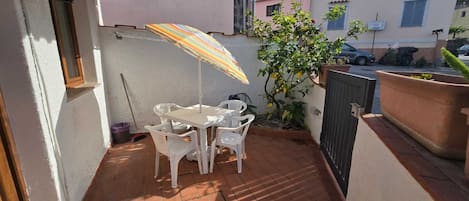 تناول الطعام بالخارج