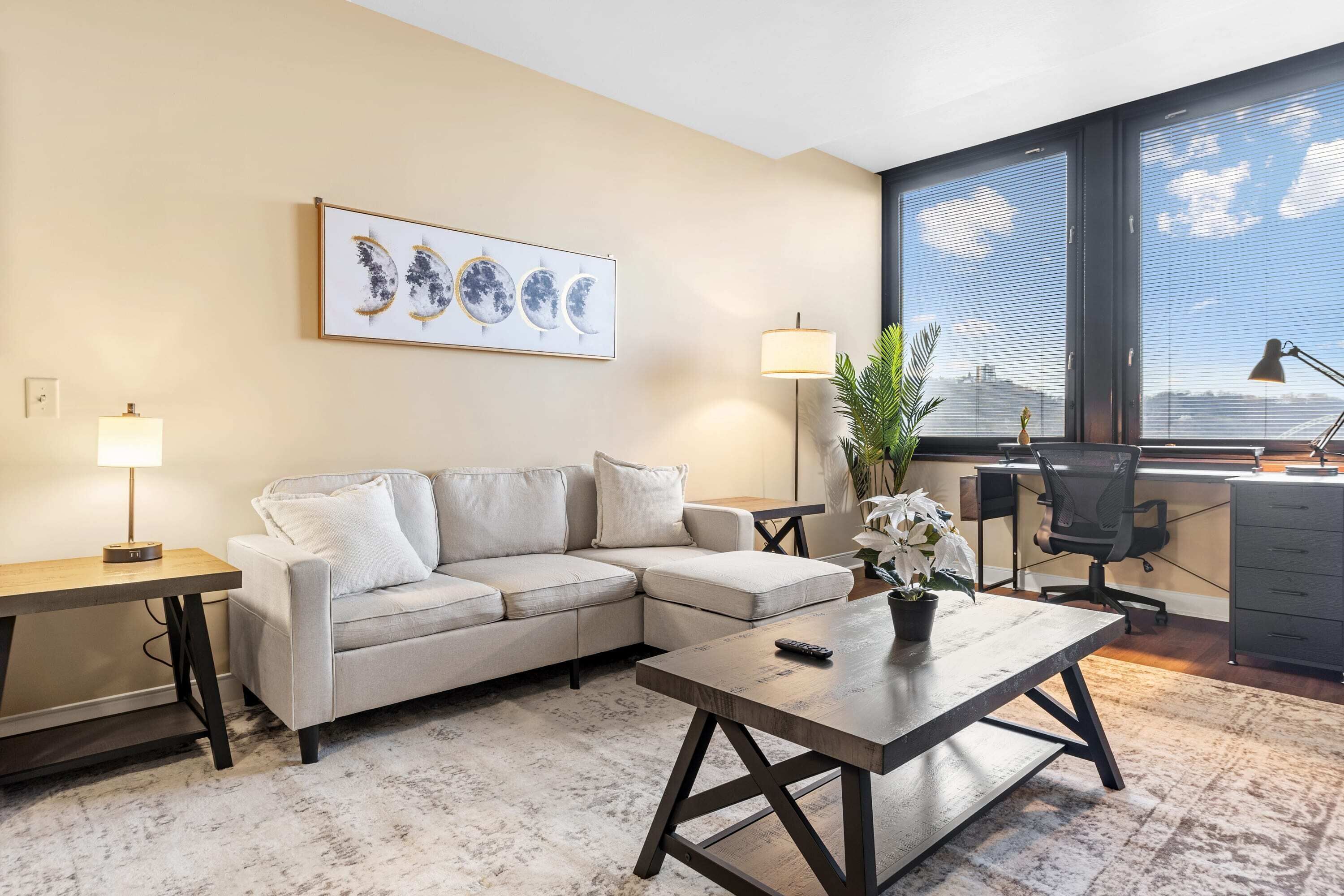 Upscale 1-Bedroom High-Rise with River Views Downtown Pittsburgh