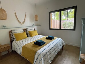 2 bedrooms, iron/ironing board, travel crib, free WiFi