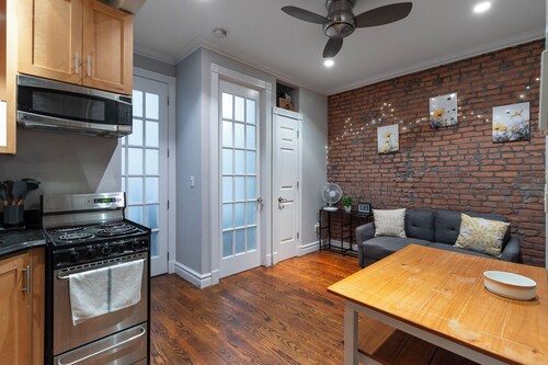 Lovely 2 bedroom Central Manhattan