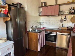 Réfrigérateur, micro-ondes, four, lave-vaisselle