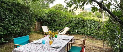 تناول الطعام بالخارج