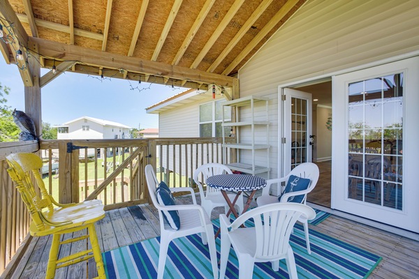Port Sulphur Vacation Rental | 4BR | 2BA | 1,600 Sq Ft | Stairs Required