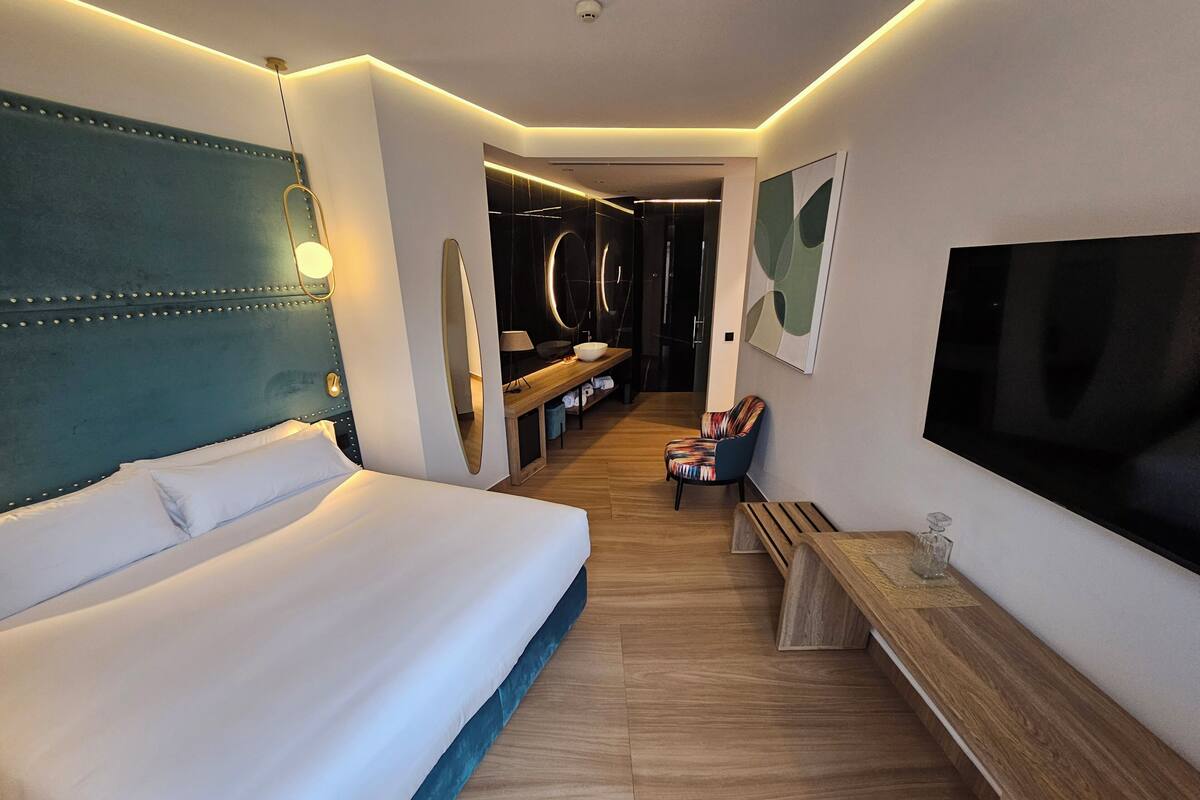 Suite – standard | Minibar, safe på rommet, skrivebord og skrivebord for bærbar PC