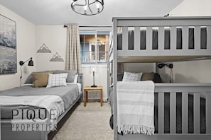 2 bedrooms, desk, iron/ironing board, travel crib