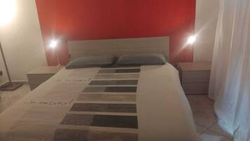2 chambres, fer et planche Ă repasser, Wi-Fi gratuit, draps fournis