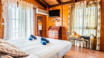 2 slaapkamers, een bureau, een strijkplank/strijkijzer, gratis wifi