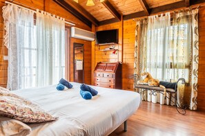 2 habitaciones, escritorio, tabla de planchar con plancha y wifi gratis 
