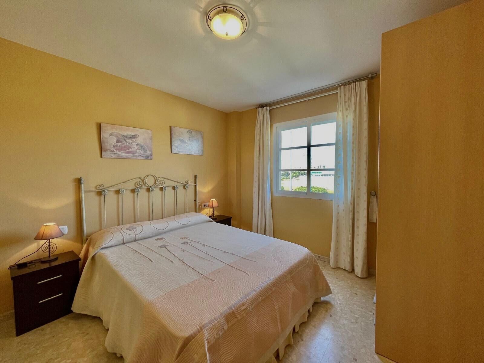 2 bedrooms, iron/ironing board, bed sheets