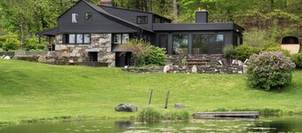 Cambridge Hill Farmhouse Swimming pond, Sauna, & Artist Studio