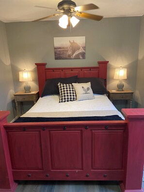 1 bedroom, desk, free WiFi, bed sheets