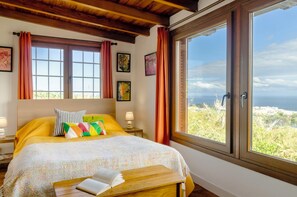 5 bedrooms, desk, iron/ironing board, free WiFi