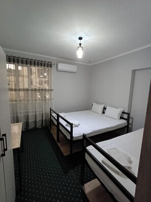 Family Room | Egyptian cotton sheets, premium bedding, down comforters - HOSTEL CHINOR  (Samarkand)