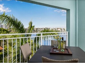 Outdoor dining - Mariott Luxury Villa at the Doral Resort all-inclusive in Miami, FL. (Miami)