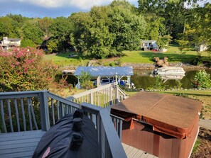 Property grounds - Charming 2-bedroom cottage in Rock Hill on Lake Wylie  (Rock Hill)