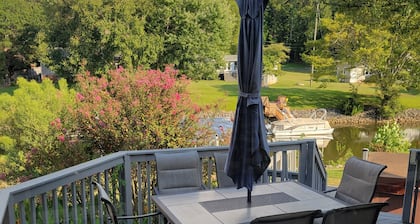 Charming 2-bedroom cottage in Rock Hill on Lake Wylie