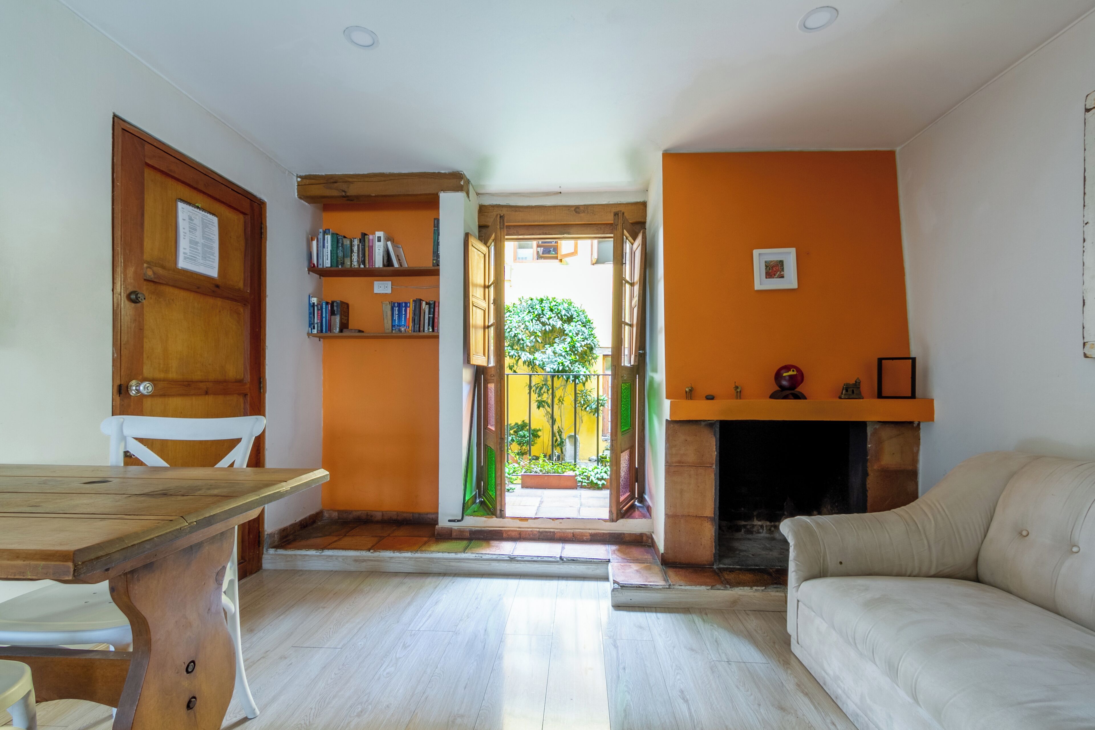 المنشأة من الداخل