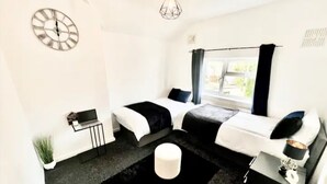 Apartemen | 2 kamar tidur, setrika/meja setrika, Wi-Fi gratis, dan seprai linen