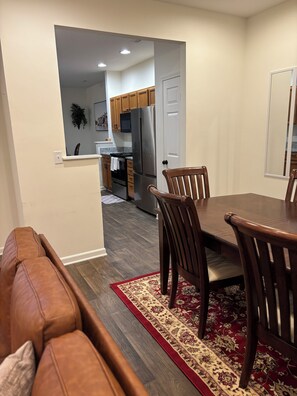 Dining - FGBC - TOWNHOUSE CHARLOTTE (Charlotte)