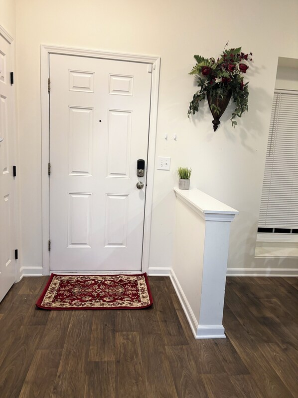 Interior - FGBC - TOWNHOUSE CHARLOTTE (Charlotte)