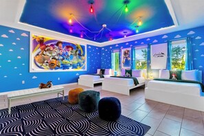 9 Schlafzimmer, Reisekinderbett, WLAN, Bettwäsche