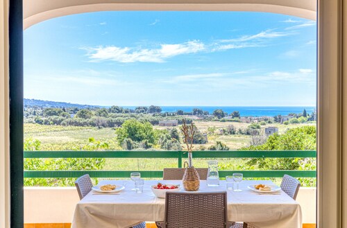 Maison de campagne au calme avec vue mer et jardin