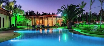 Luxury 6 BHK Palace with Pool