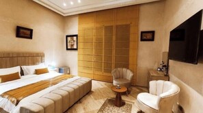 6 bedrooms, WiFi