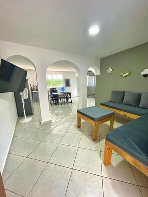Living area - Hummingbird Hotel Cabarete (Cabarete)