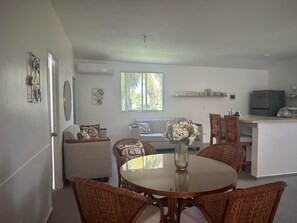 Living area - Hummingbird Hotel Cabarete (Cabarete)