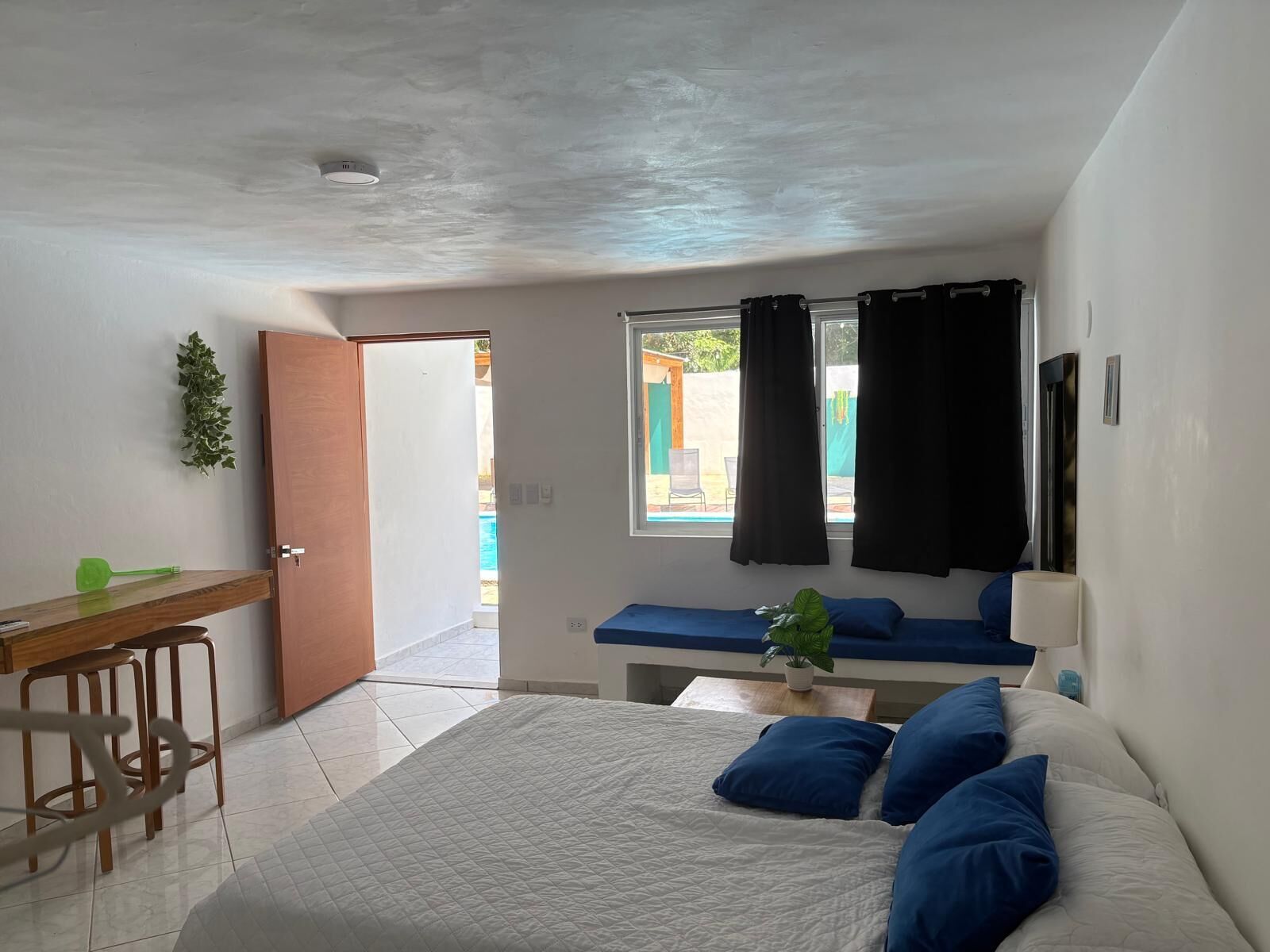 Studio | In-room safe, WiFi (free), bed sheets