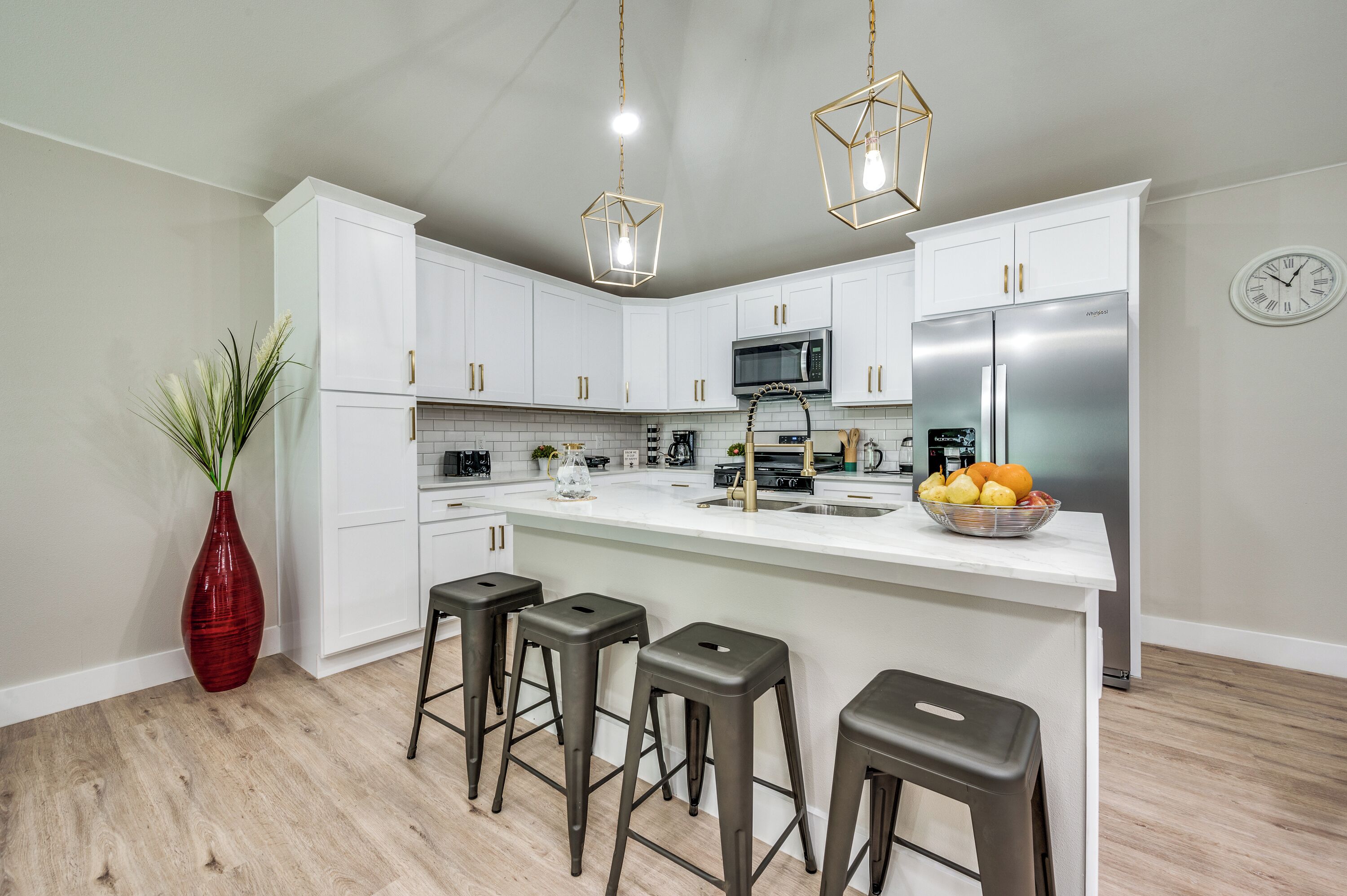 雪櫃、微波爐、焗爐、爐具