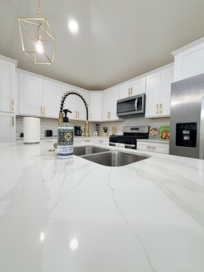 Fridge, microwave, oven, stovetop - Modern 4BR/2B Home, with HotTub, Near DFW Airport (Irving)