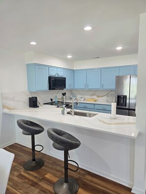 Fridge, microwave, oven, stovetop - Beachy Vibe - 2 Decks - Huge Bunk Room for Kids - Near Moody Gardens & Beach   (Galveston)