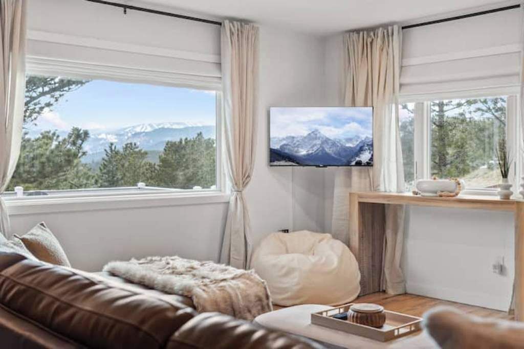 Smart TV, fireplace, table tennis, books