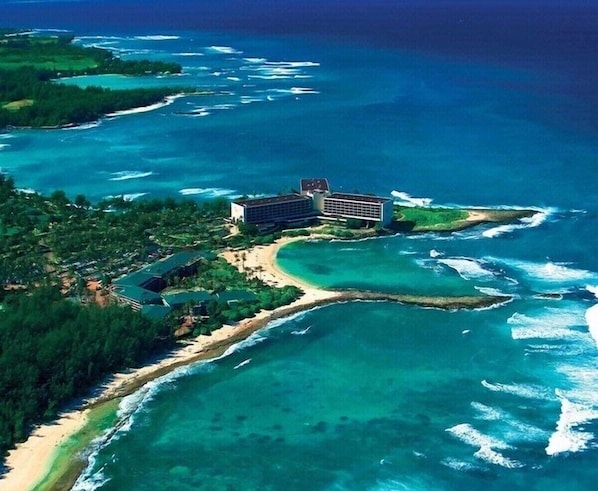 Beach - Modern, Designer Owned 2BD+2BA w/ Loft @ Turtle Bay, AC in every room (Kahuku)