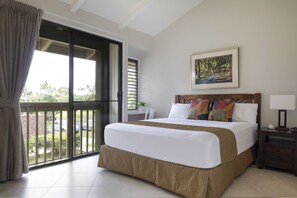 3 bedrooms, WiFi, bed sheets - Modern, Designer Owned 2BD+2BA w/ Loft @ Turtle Bay, AC in every room (Kahuku)