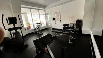 Apartamento, 2 quartos, acessível, sacada | Academia de ginástica